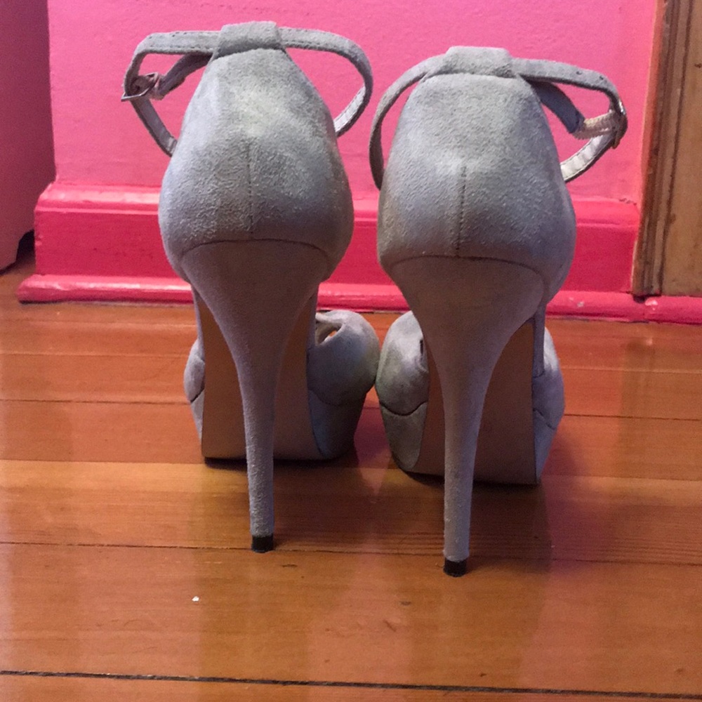 Heels - Picture 5 of 8
